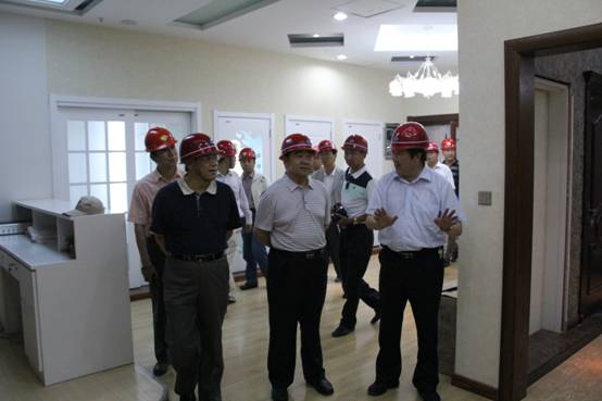 青海省經(jīng)濟(jì)委員會(huì)黨組書記、主任，省國資委  黨委副書記、副主任吳海昆實(shí)地考察物產(chǎn)集團(tuán)重點(diǎn)項(xiàng)目